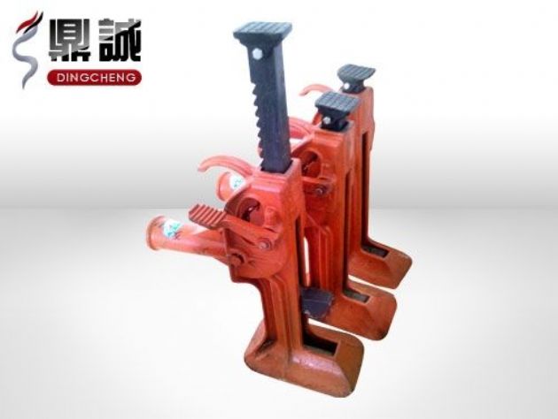 點(diǎn)擊查看詳細(xì)信息<br>標(biāo)題：齒條式起道機(jī) 閱讀次數(shù)：4065