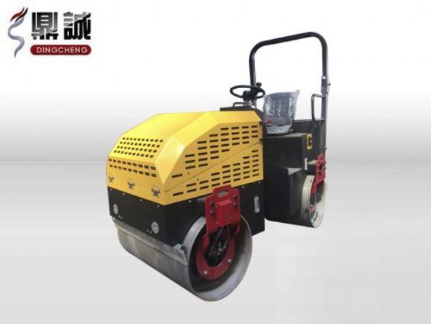 點(diǎn)擊查看詳細(xì)信息<br>標(biāo)題：2.5噸全液壓座駕式振動(dòng)壓路機(jī) 閱讀次數(shù)：14330