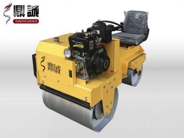 點(diǎn)擊查看詳細(xì)信息<br>標(biāo)題：DC850C座駕式壓路機(jī) 閱讀次數(shù)：14996