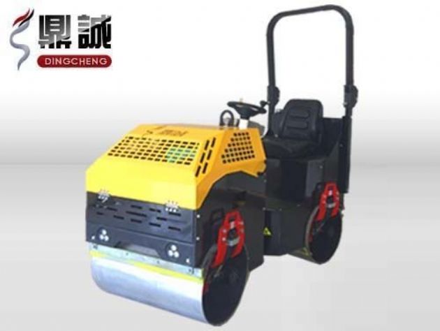 點(diǎn)擊查看詳細(xì)信息<br>標(biāo)題：1噸全液壓振動(dòng)壓路機(jī) 閱讀次數(shù)：14089
